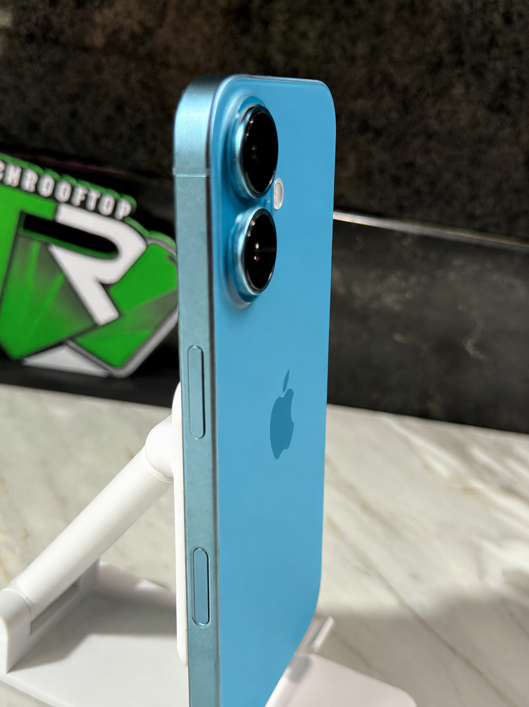 iPhone 16 128gb Azul